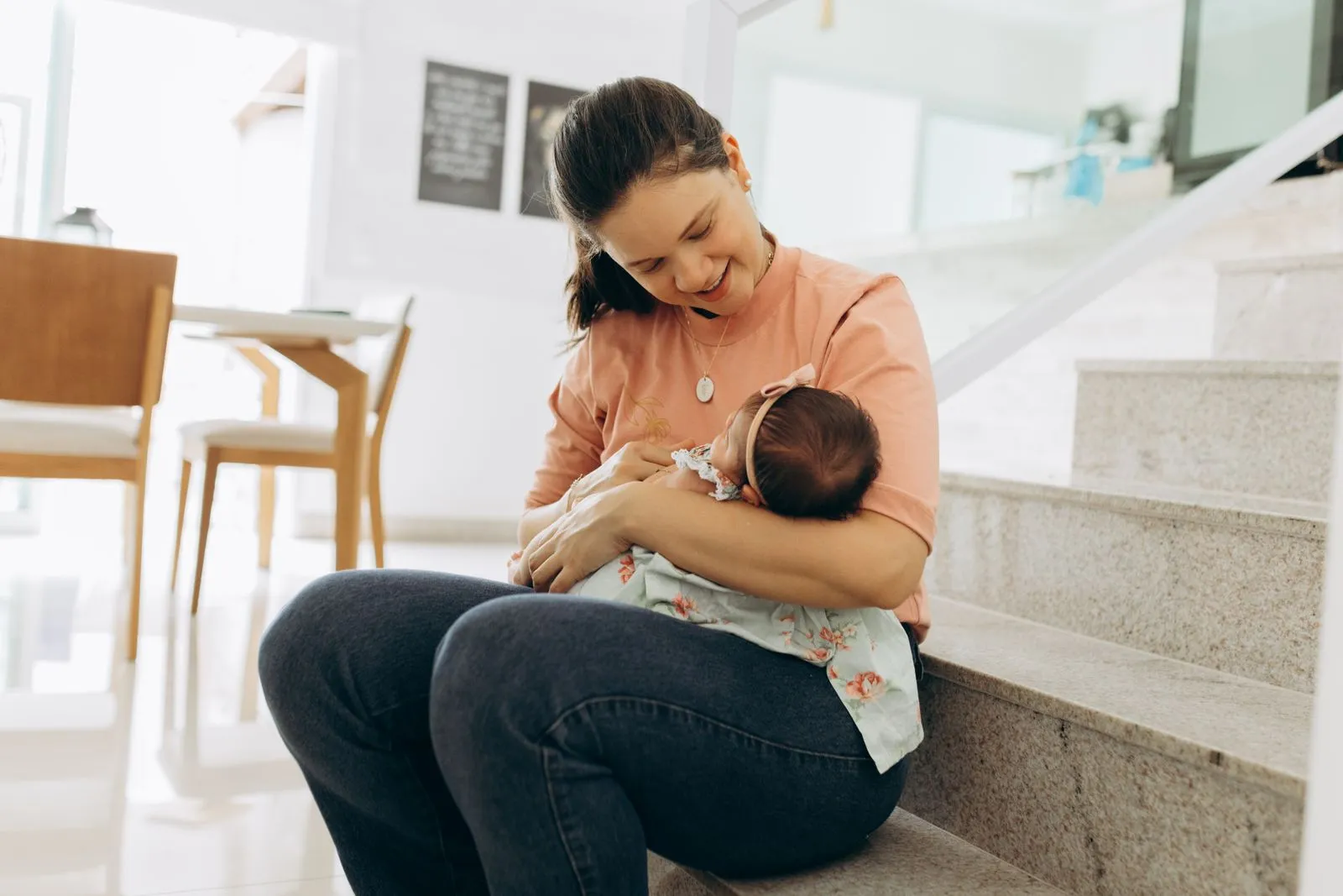 Bronquiolite no bebê: a vacina é na gestante, e os números já mostram o efeito